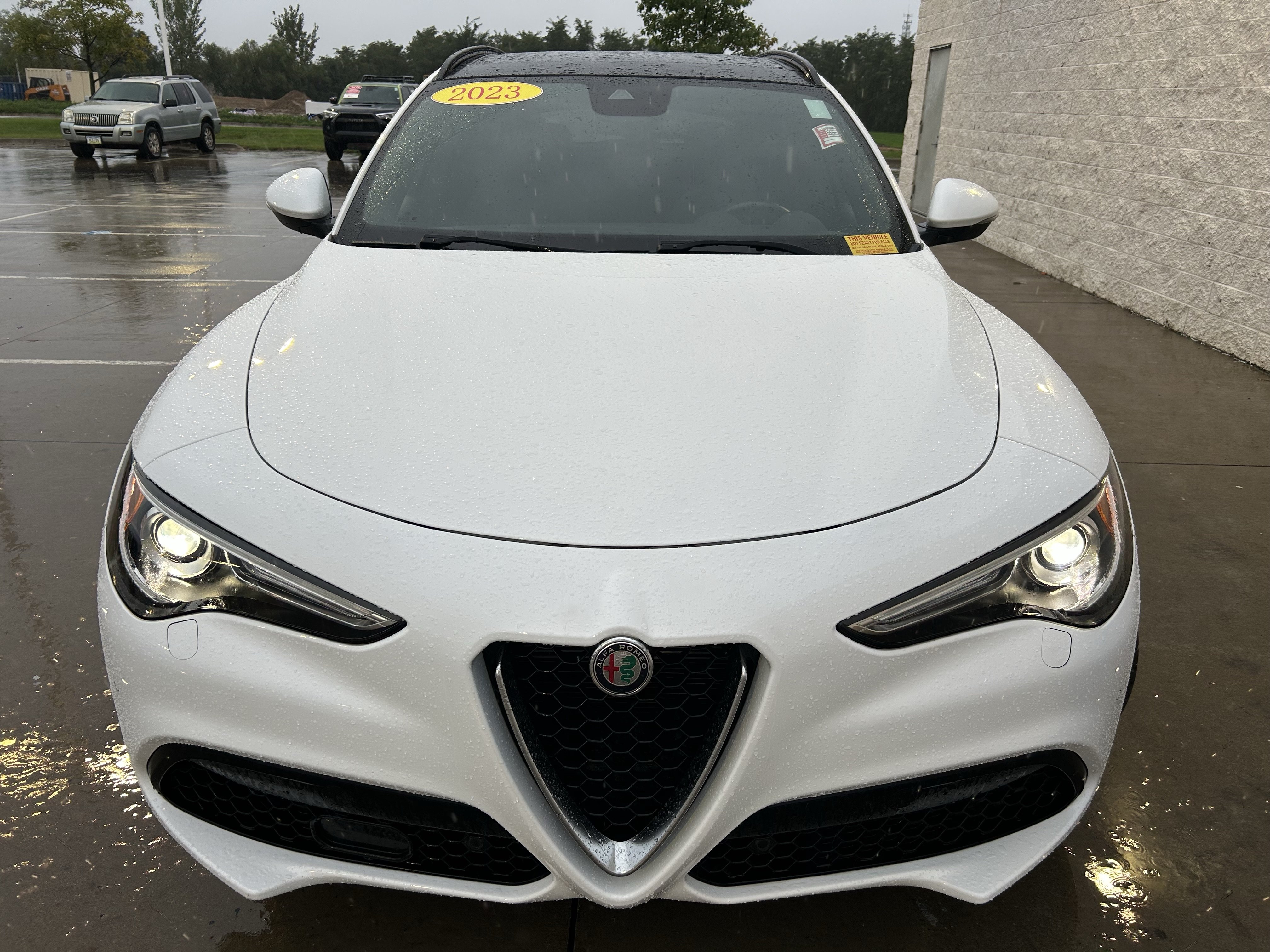 Used 2023 Alfa Romeo Stelvio Ti AWD/4WD image 2