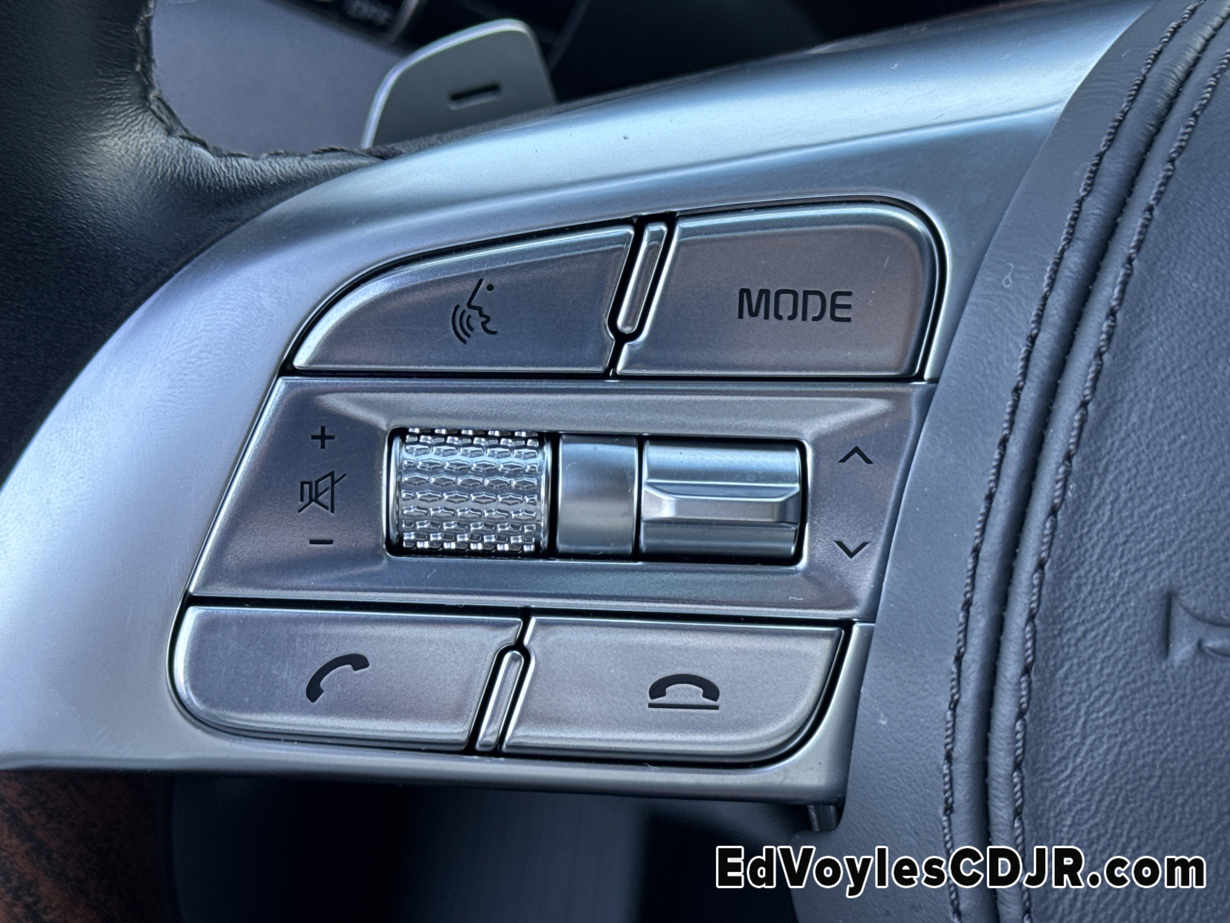 Used 2020 Kia K900 Luxury w/ VIP Package image 31