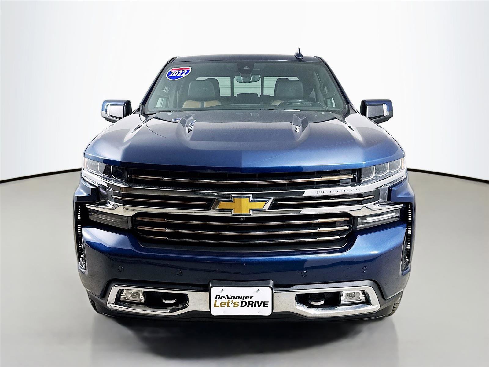 Used 2022 Chevrolet Silverado 1500 High Country w/ Technology Package image 3