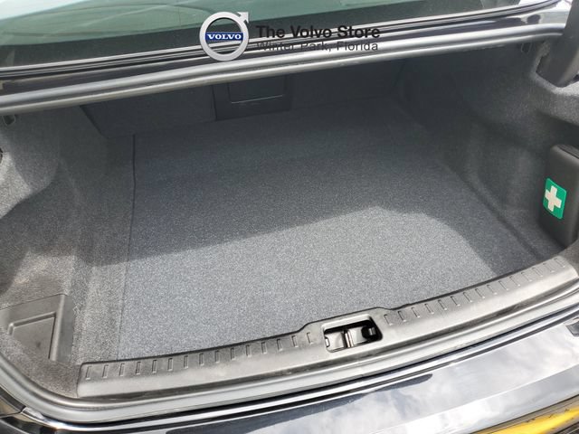 Used 2025 Volvo S60 B5 Plus FWD image 6