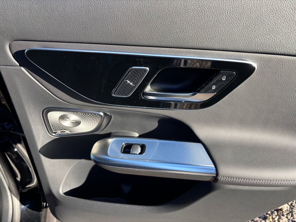 New 2026 Mercedes-Benz GLC 300 4MATIC image 17