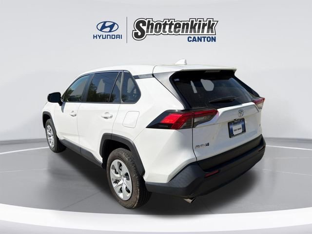 Used 2023 Toyota RAV4 LE image 7