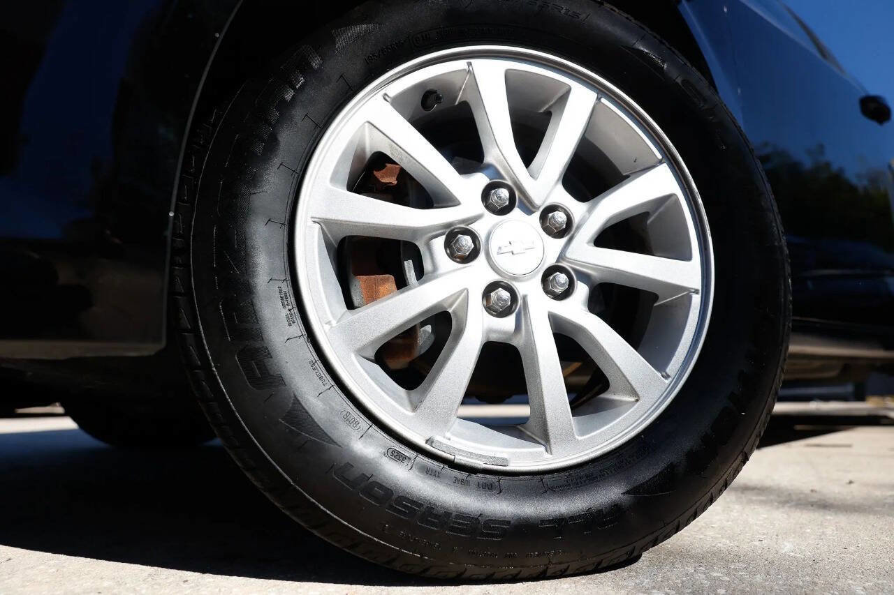 Used 2017 Chevrolet Sonic LT image 48