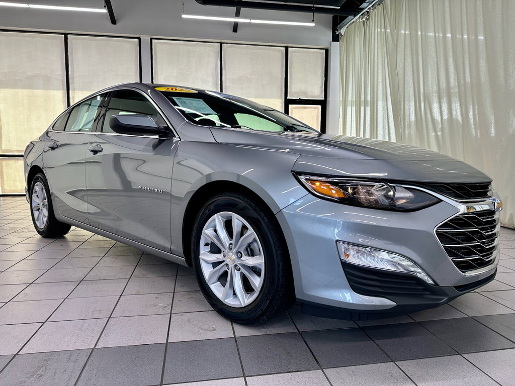 Certified 2025 Chevrolet Malibu LT image 3