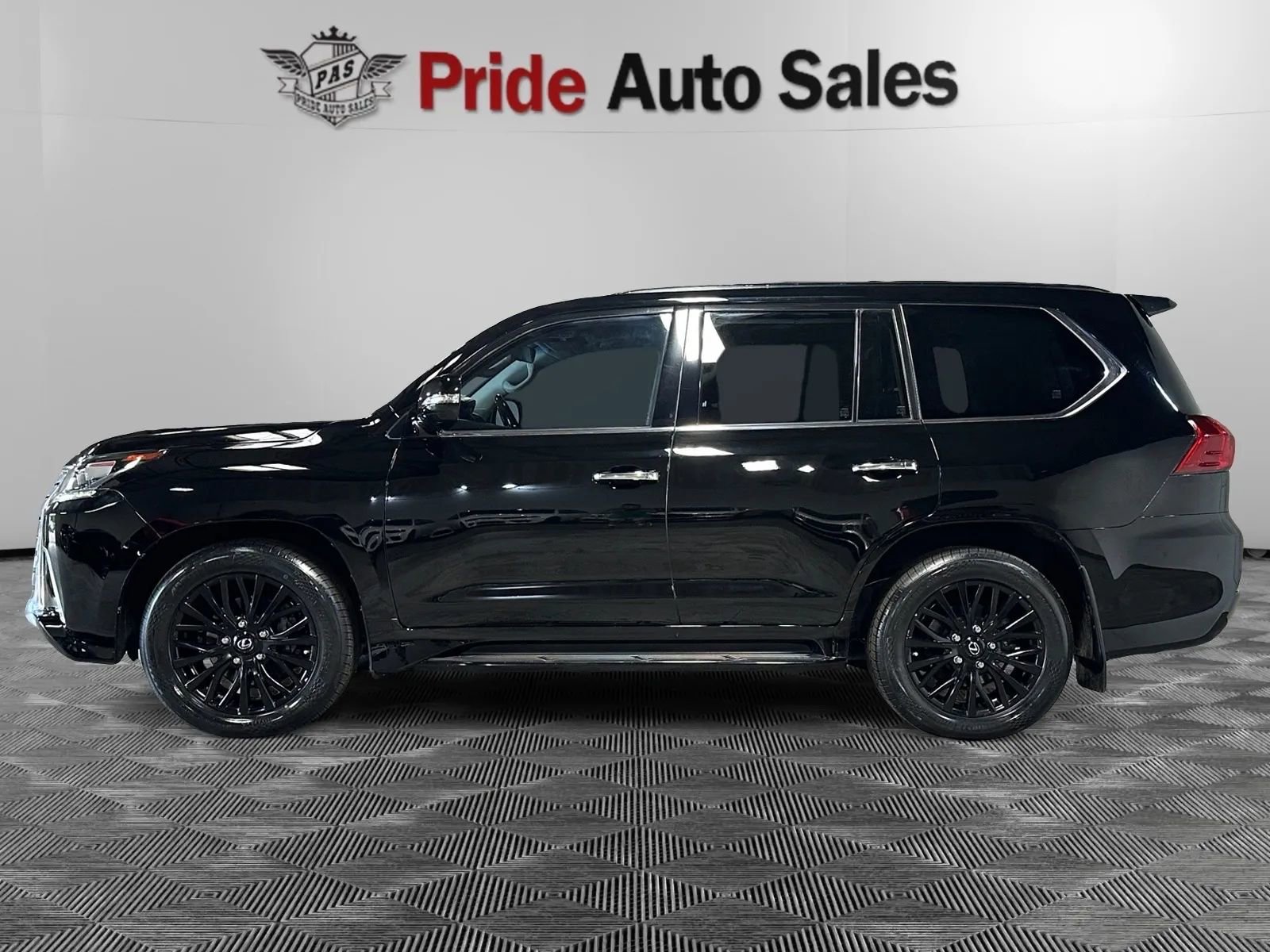 Used 2018 Lexus LX 570 4WD image 4