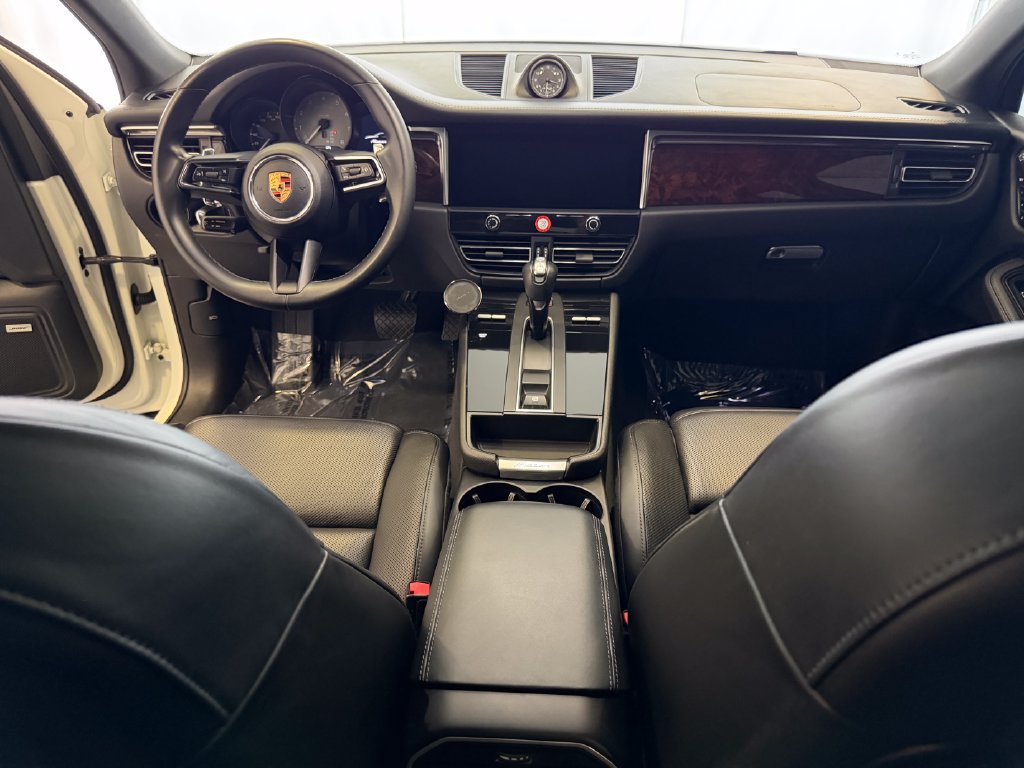 Certified 2022 Porsche Macan S AWD/4WD image 17