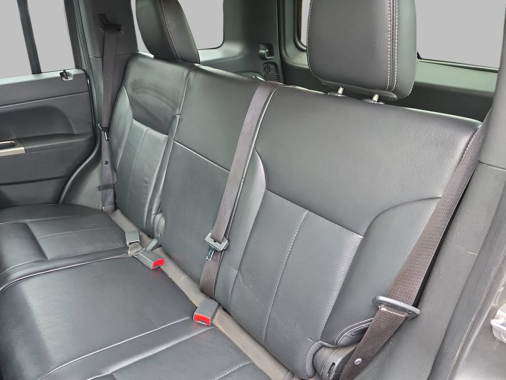 Used 2012 Jeep Liberty Limited Jet AWD/4WD image 14