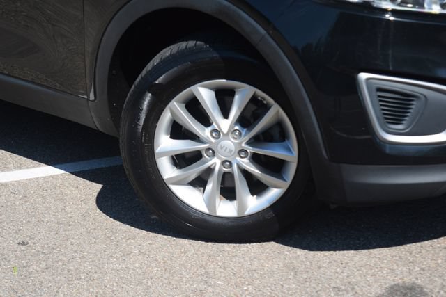 Used 2017 Kia Sorento FWD image 28