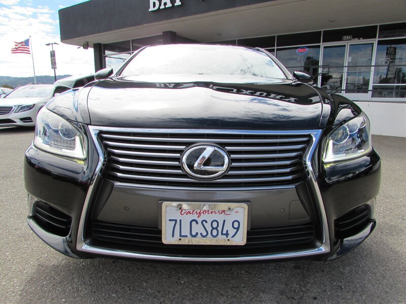 Used 2013 Lexus LS 460 L w/ Ultra Luxury Pkg RWD image 2
