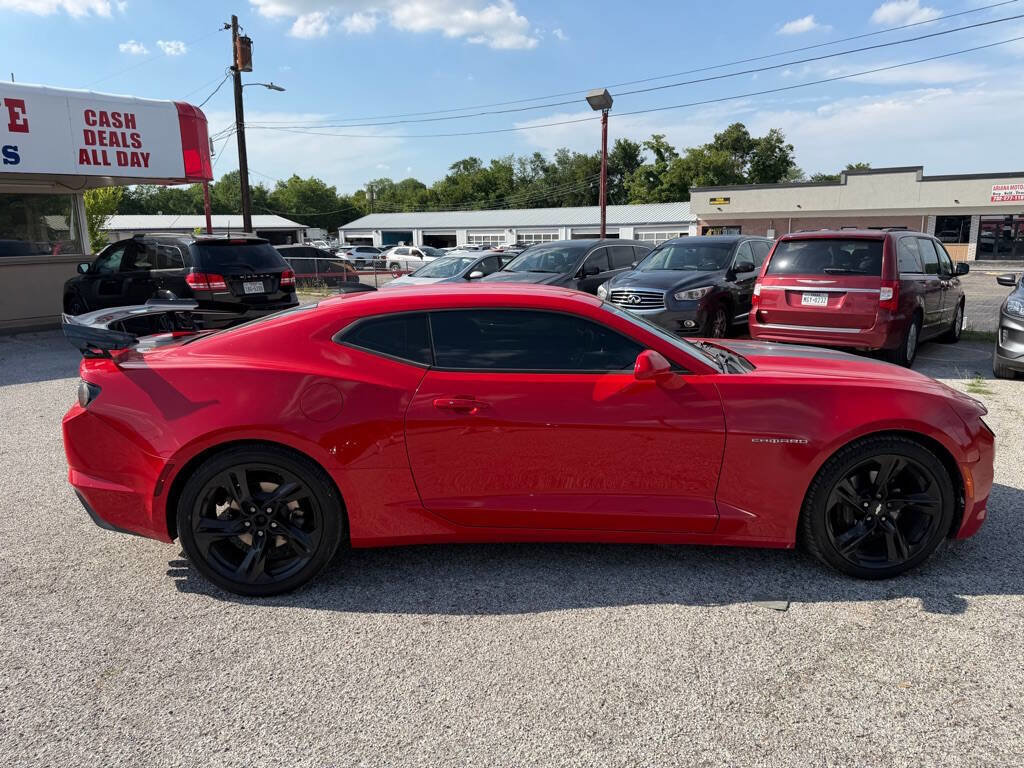 Used 2019 Chevrolet Camaro LT RWD image 8