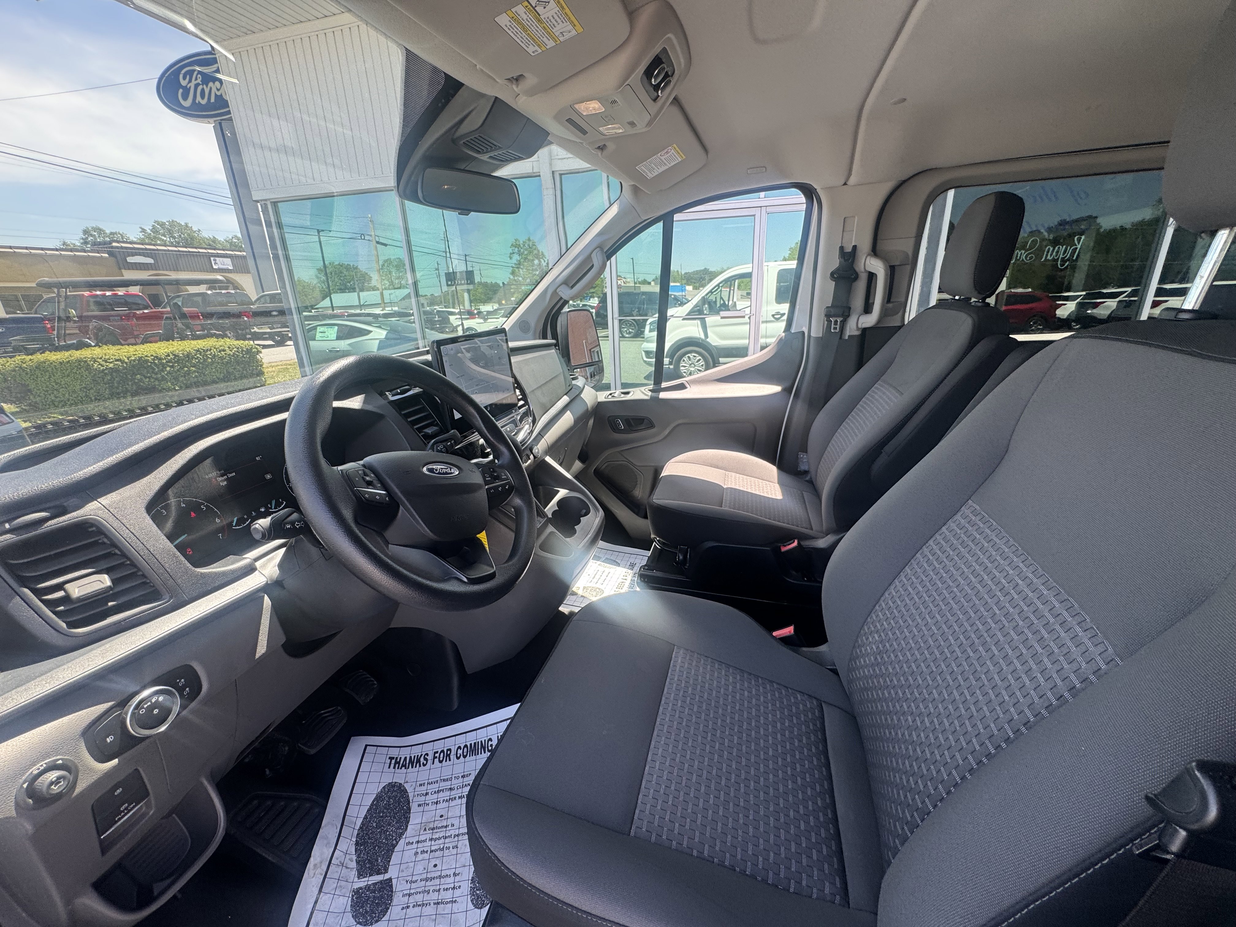 Used 2023 Ford Transit 350 XLT image 7