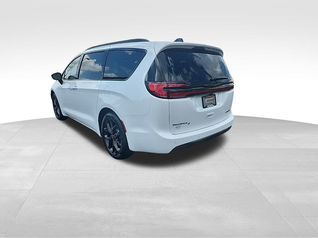 New 2026 Chrysler Pacifica Limited image 6
