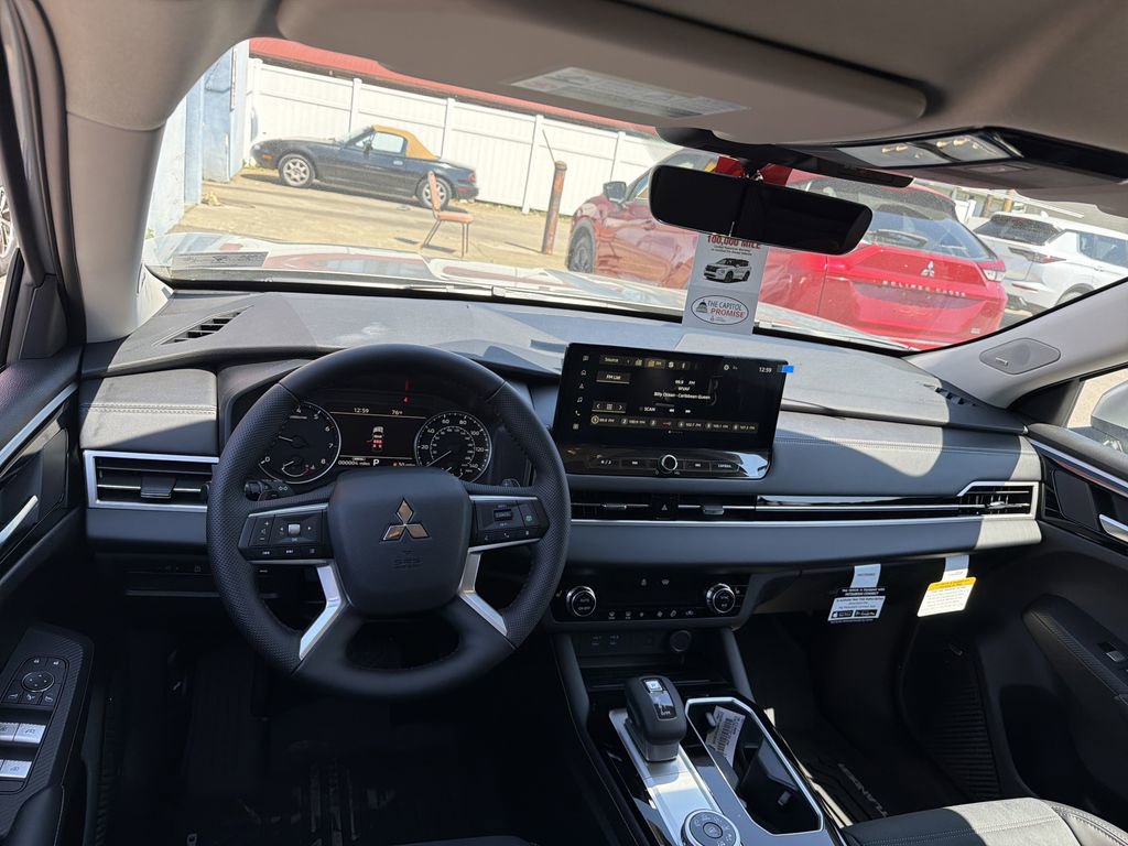 New 2026 Mitsubishi Outlander SE AWD/4WD image 14