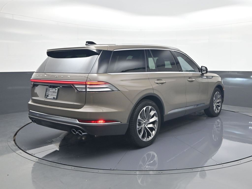 Used 2025 Lincoln Aviator Reserve RWD image 7