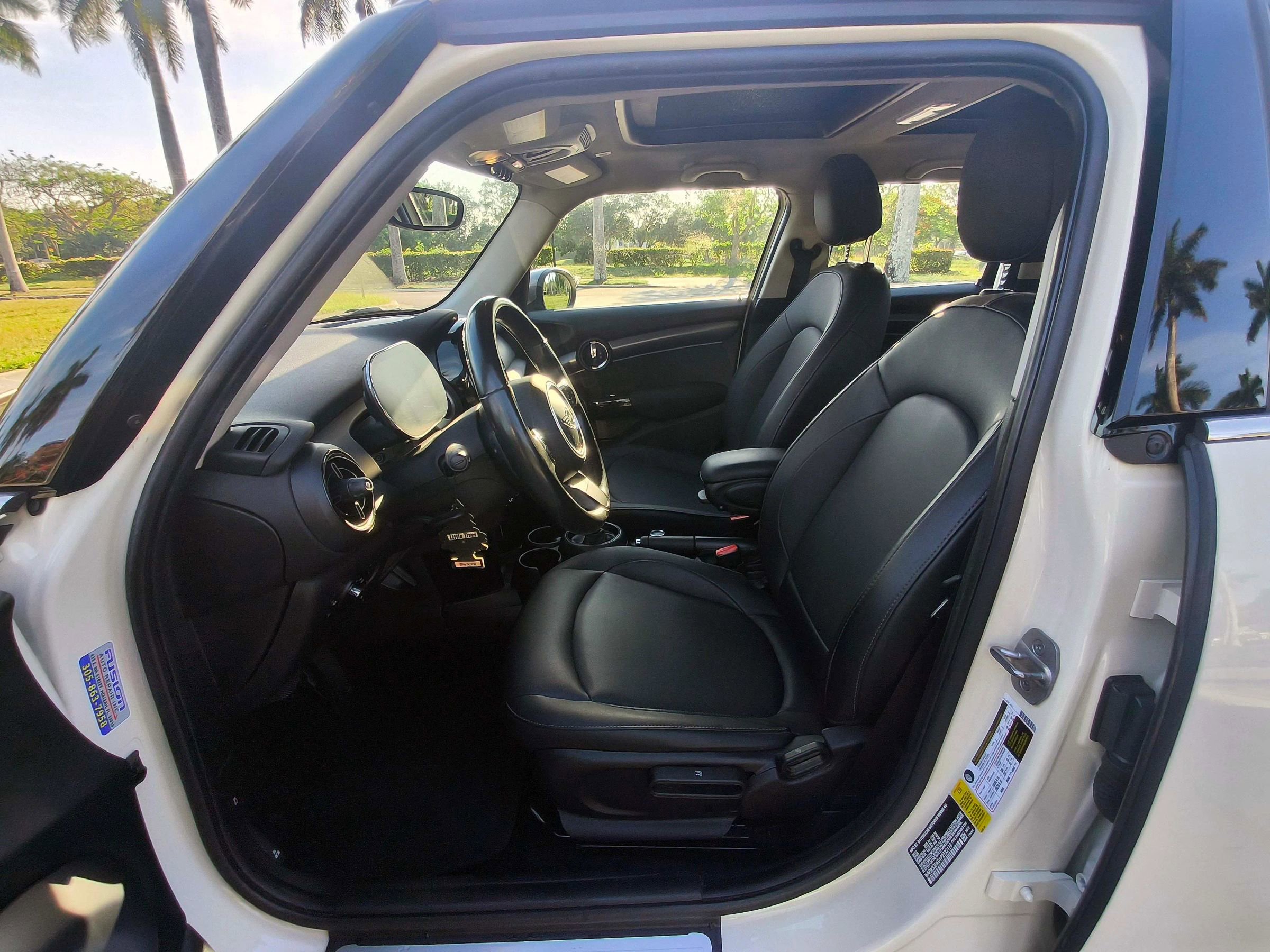 Used 2023 MINI Cooper 4-Door Hardtop FWD image 23