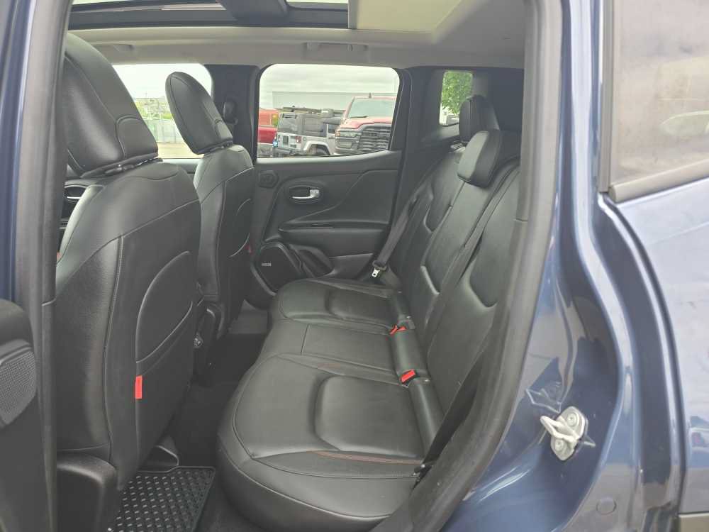 Used 2021 Jeep Renegade Trailhawk w/ Sun & Sound Group AWD/4WD image 16