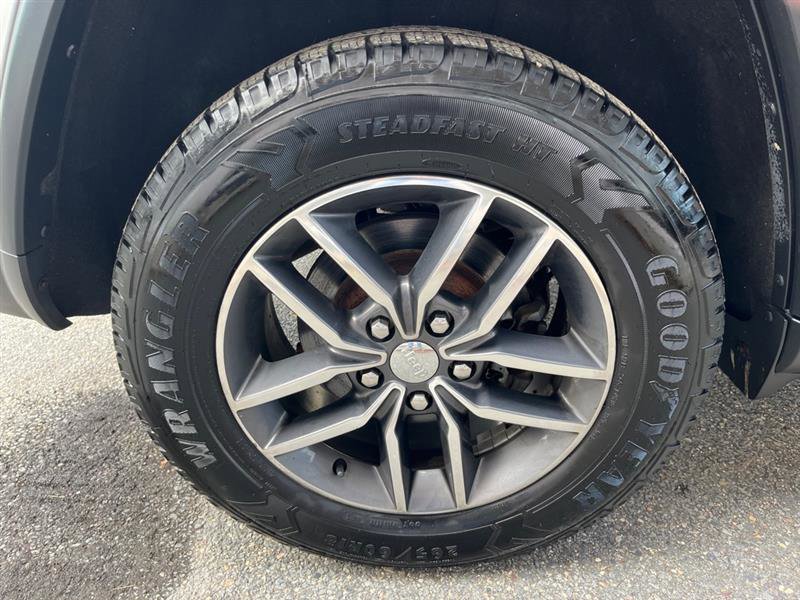 Used 2017 Jeep Grand Cherokee Limited image 8