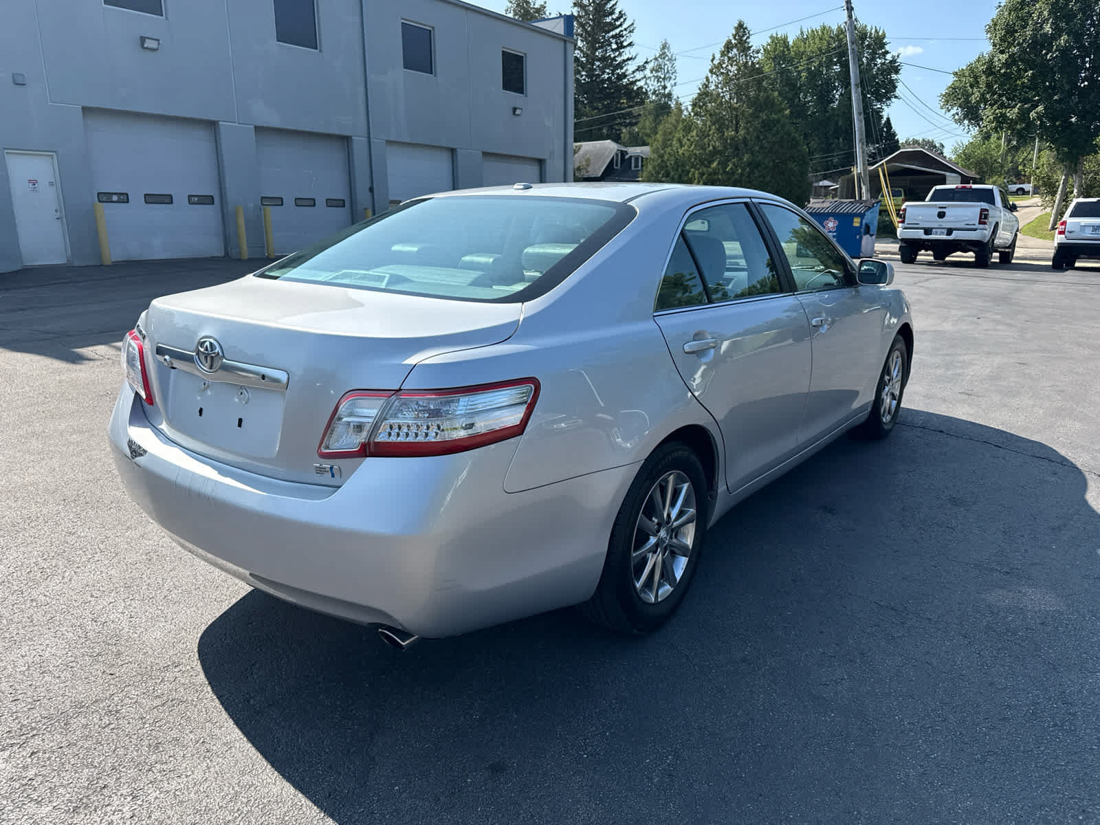 Used 2011 Toyota Camry Hybrid FWD image 3