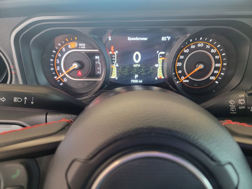 Used 2024 Jeep Wrangler Unlimited Rubicon w/ Technology Group image 19