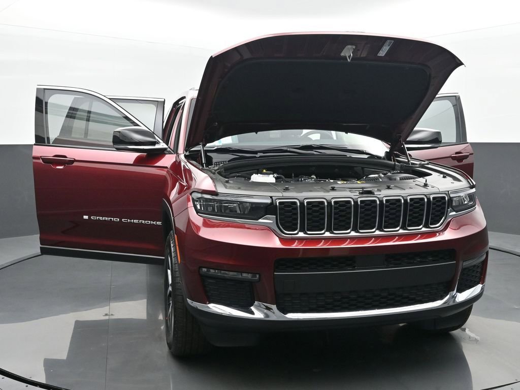 Used 2025 Jeep Grand Cherokee L Limited image 56