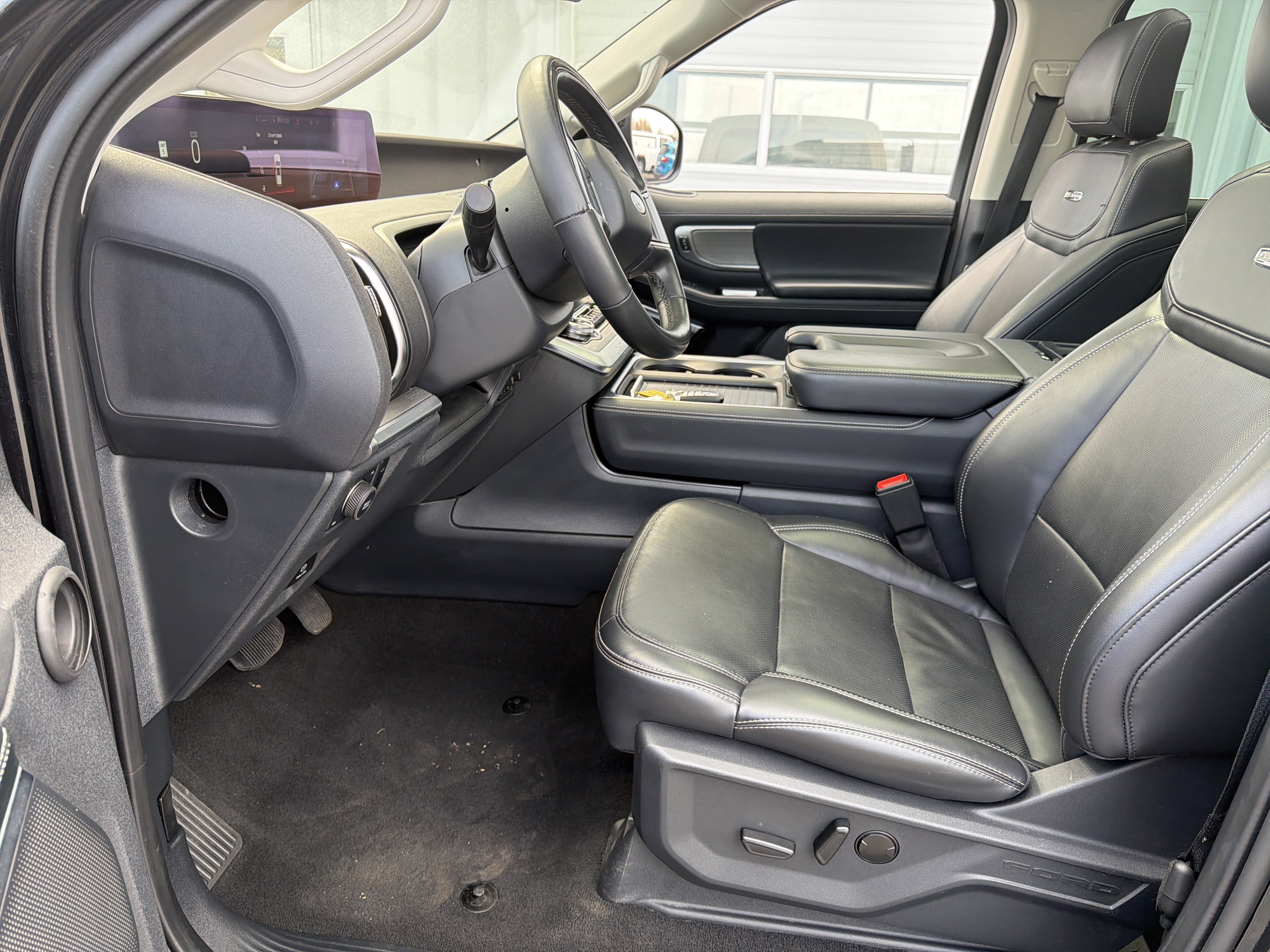 Used 2025 Ford Expedition Max Platinum AWD/4WD image 25