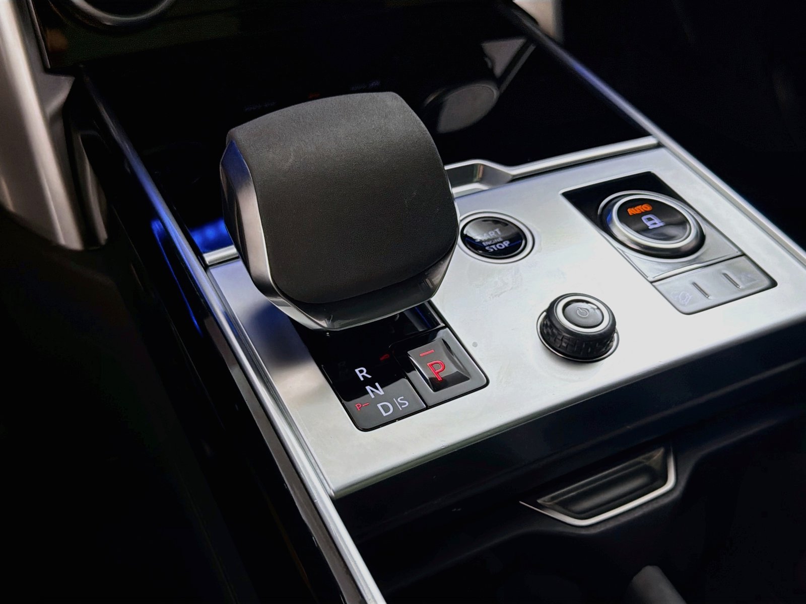 Certified 2023 Land Rover Range Rover Autobiography AWD/4WD image 16