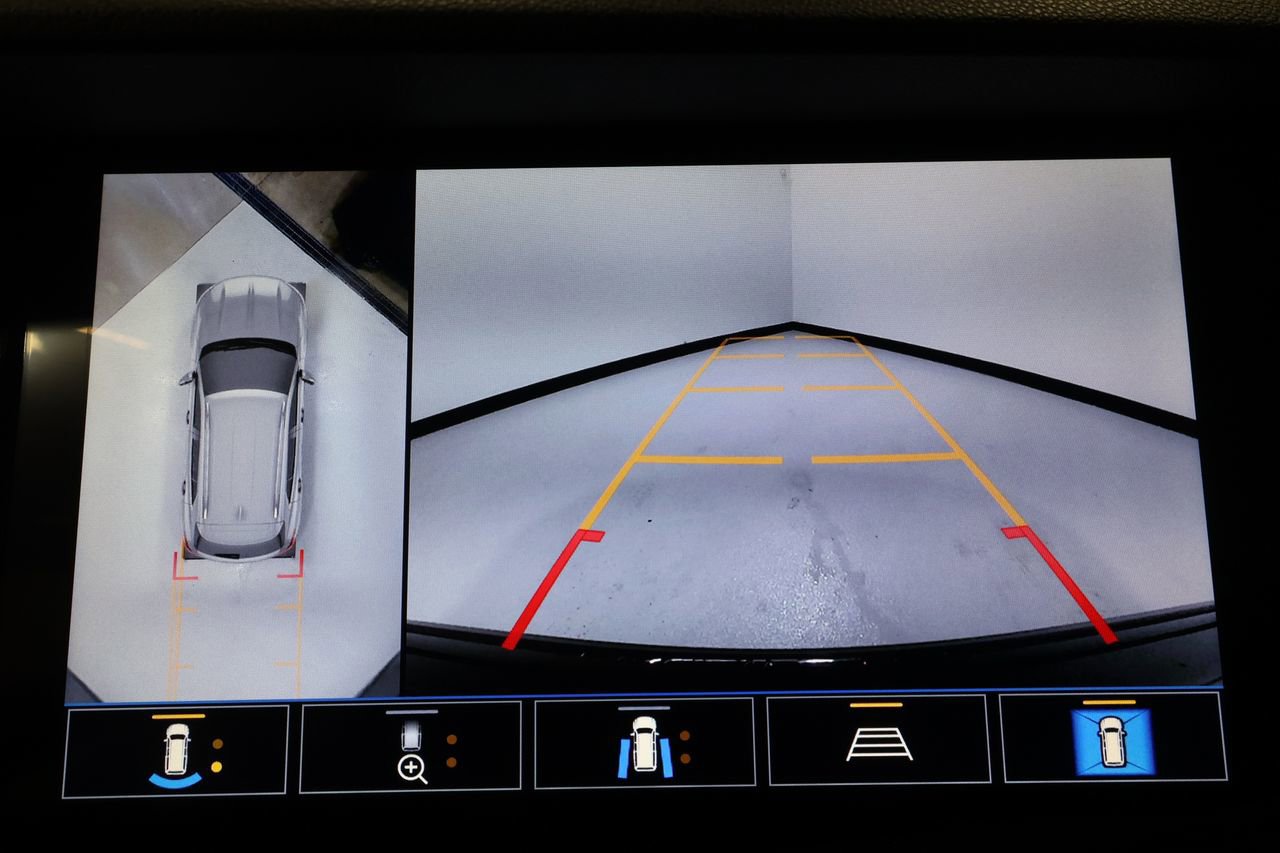 Used 2021 Buick Envision Avenir w/ Technology Package II image 13