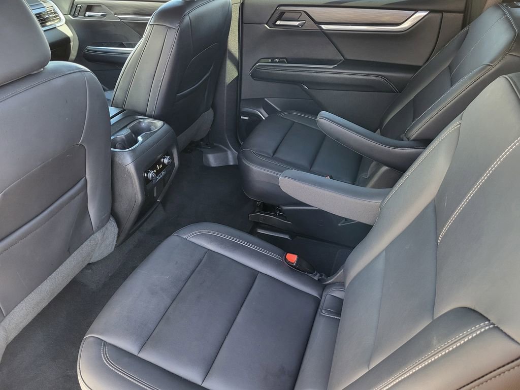 Used 2024 GMC Acadia Elevation image 19