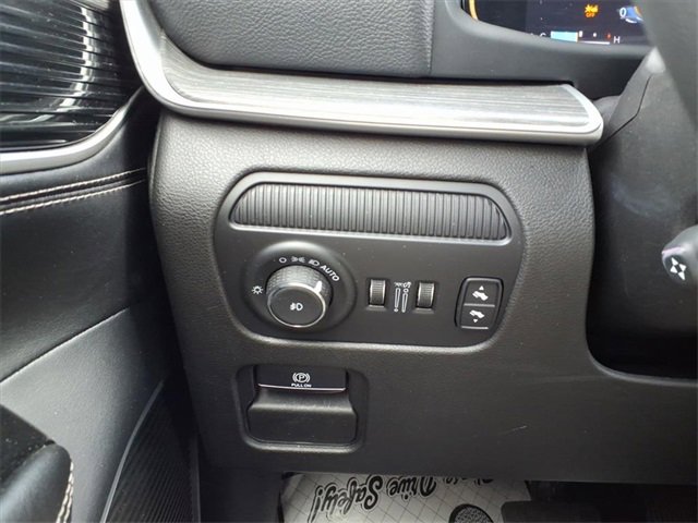 Used 2023 Jeep Wagoneer L Series II image 15