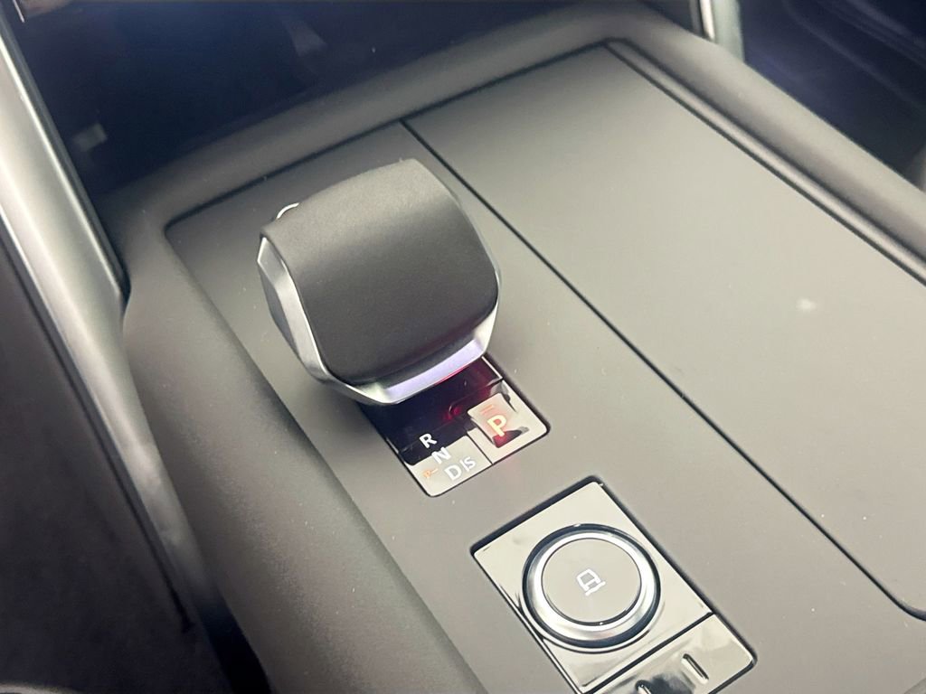 New 2026 Land Rover Discovery S AWD/4WD image 16