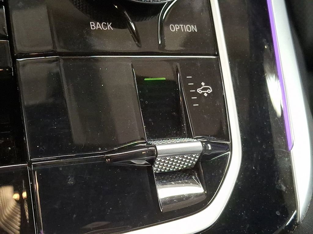 Certified 2024 BMW X7 xDrive40i w/ M Sport Package image 20