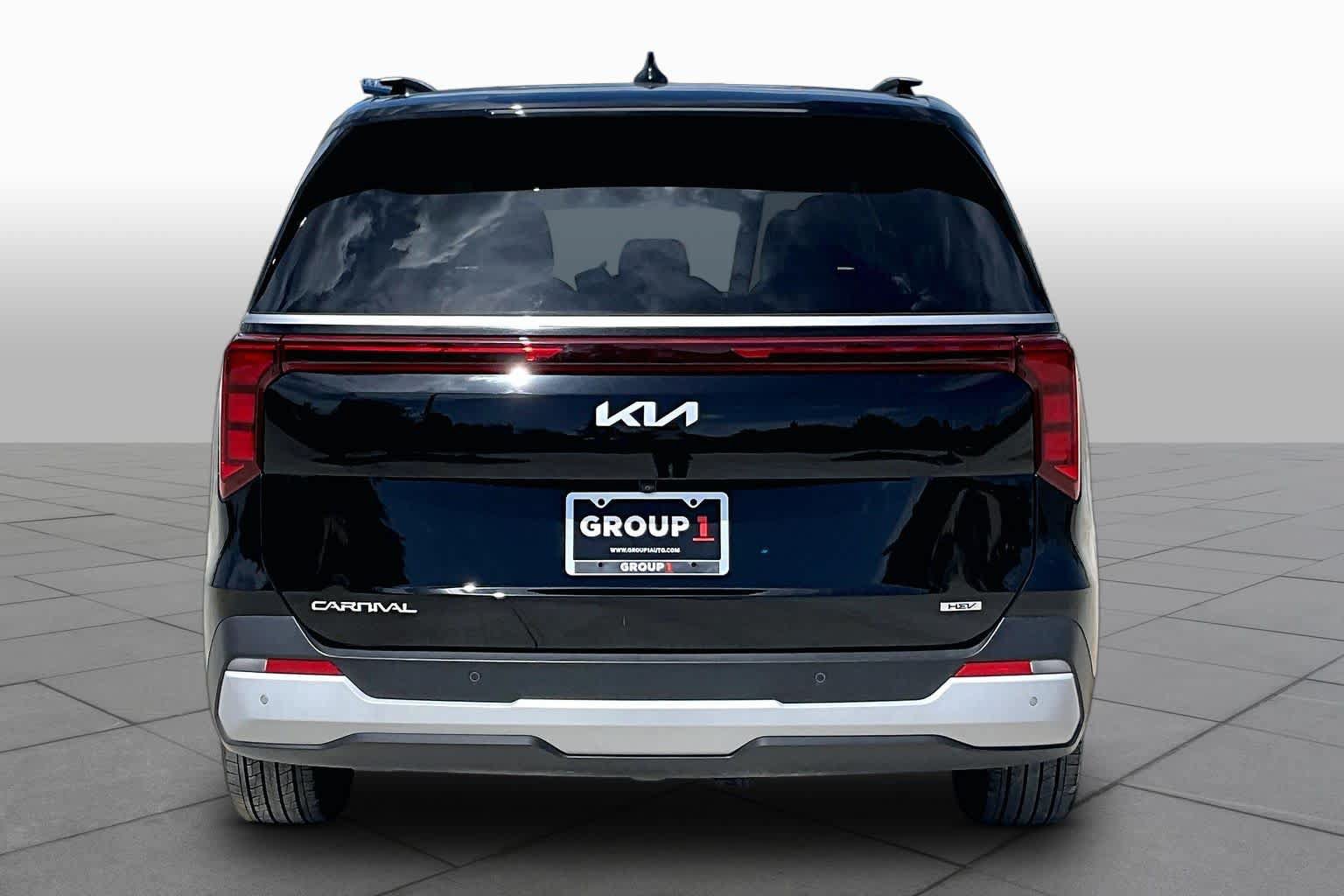 Used 2026 Kia Carnival EX FWD image 5