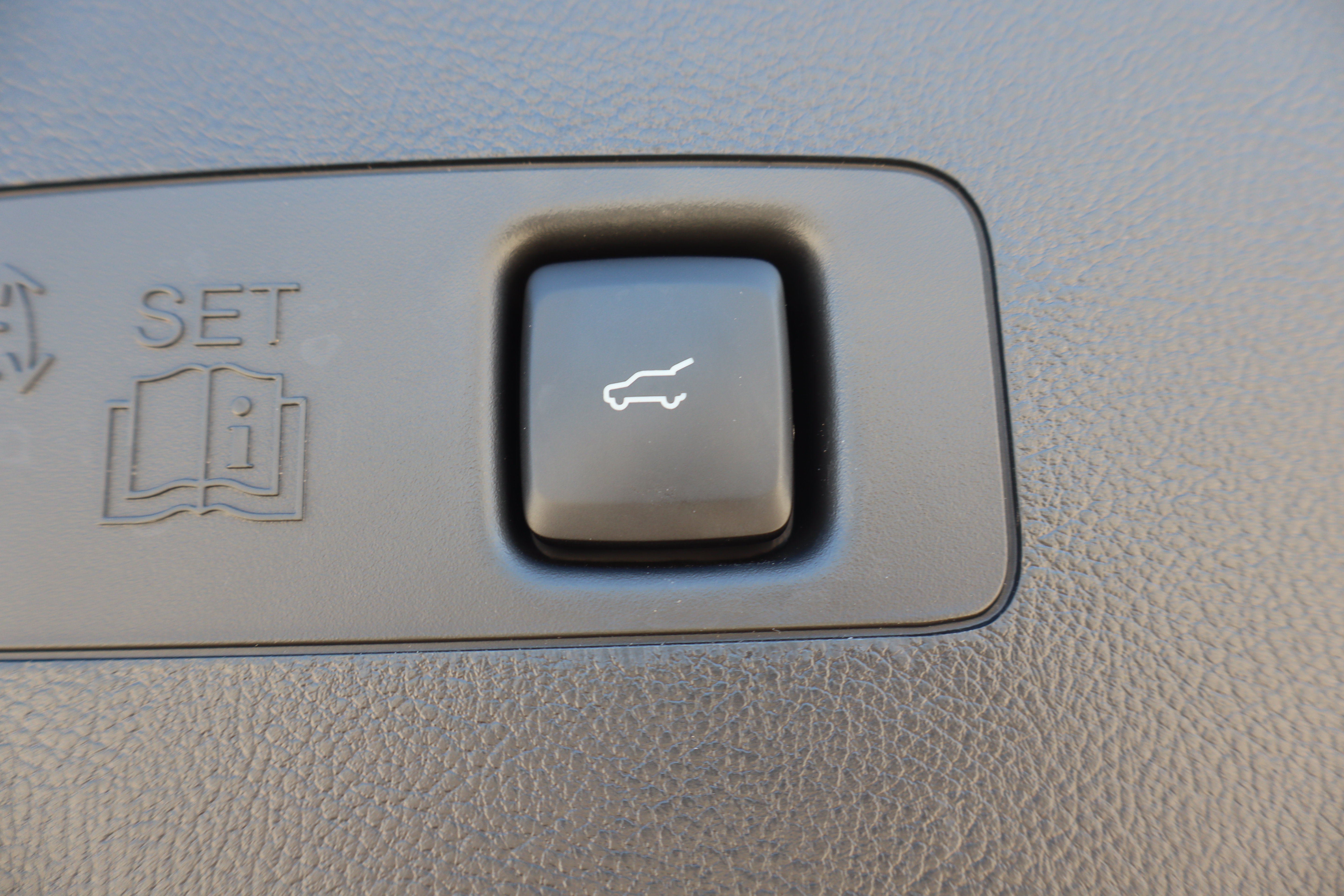 Used 2025 Lincoln Corsair Reserve AWD/4WD image 26