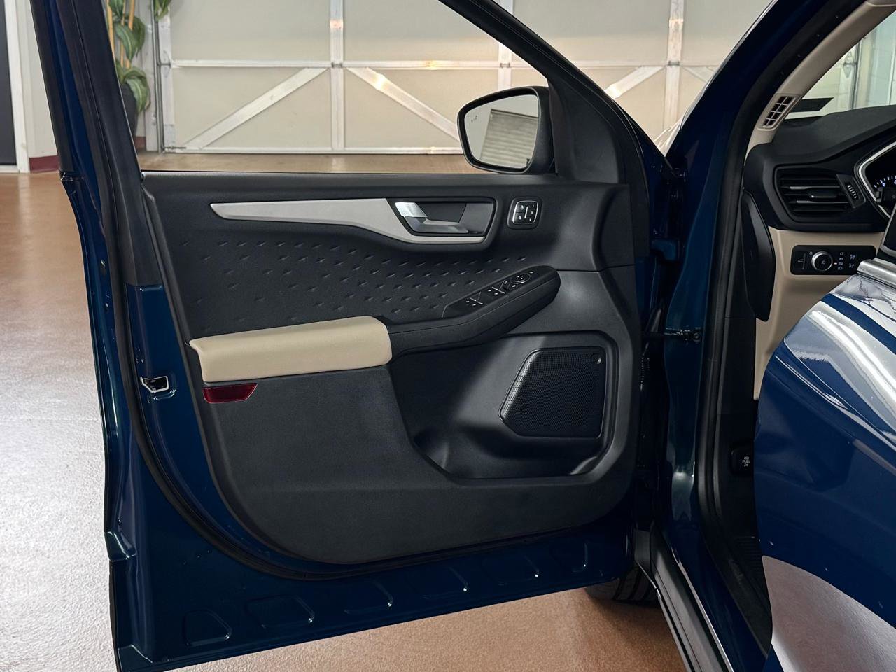 Used 2020 Ford Escape SEL image 16