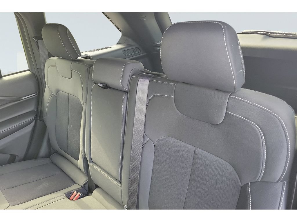 Used 2025 Jeep Grand Cherokee Laredo X AWD/4WD image 13