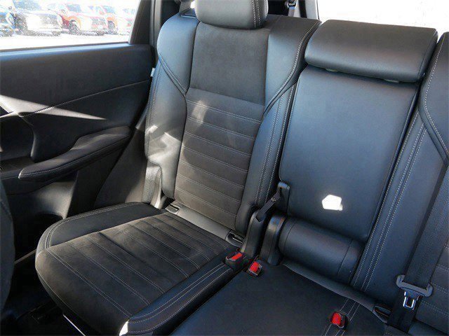 Used 2023 Mitsubishi Outlander SE image 13