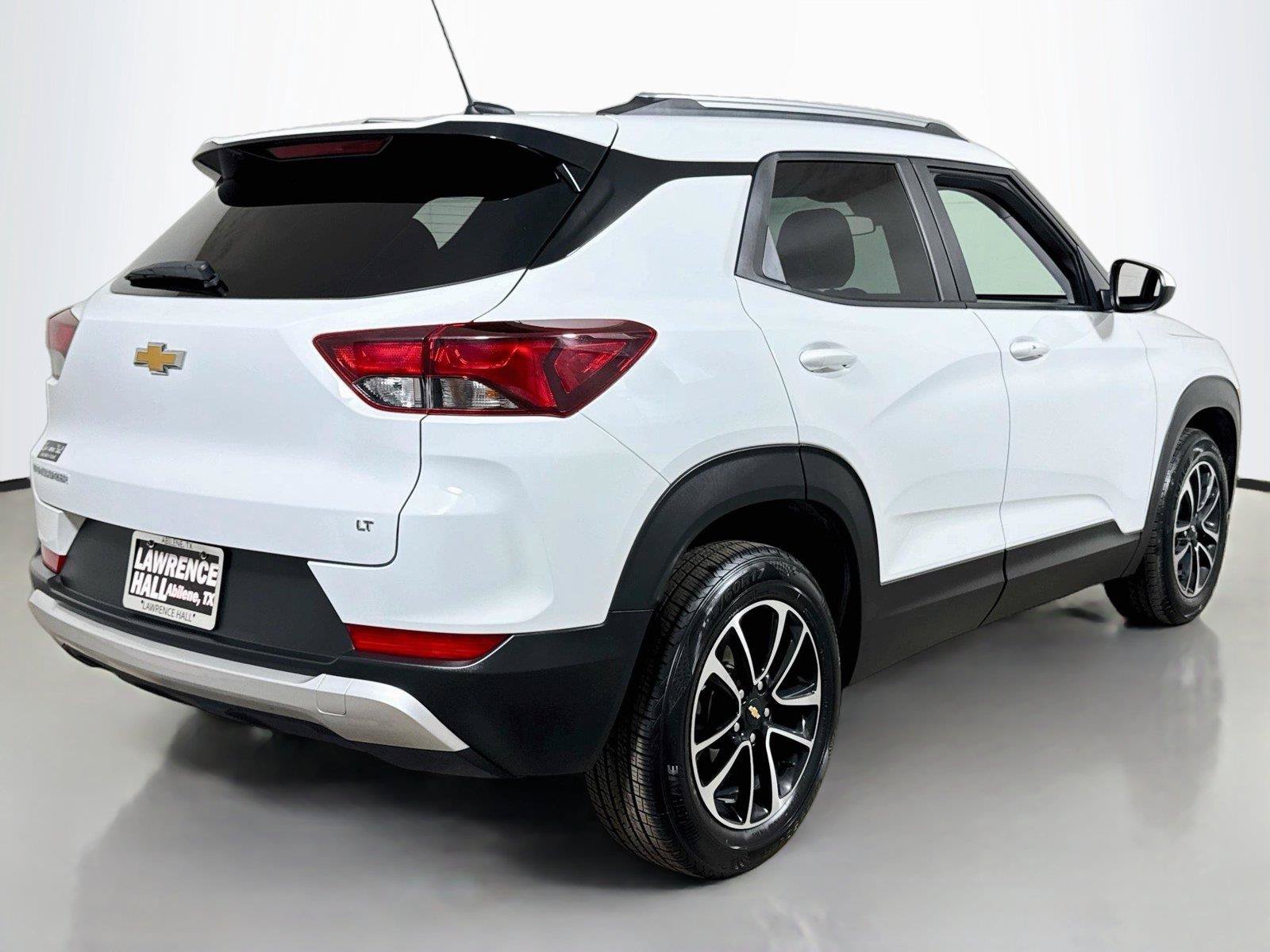 Used 2025 Chevrolet TrailBlazer LT FWD image 4
