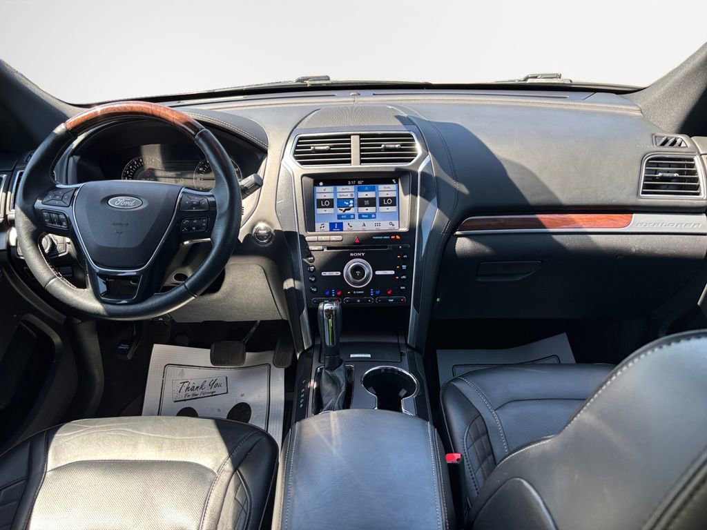 Used 2018 Ford Explorer Platinum AWD/4WD image 22