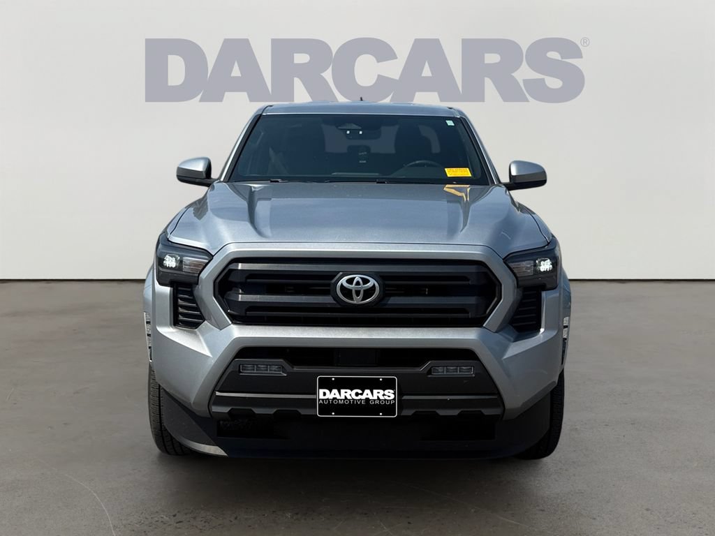 Used 2025 Toyota Tacoma SR5 AWD/4WD image 2