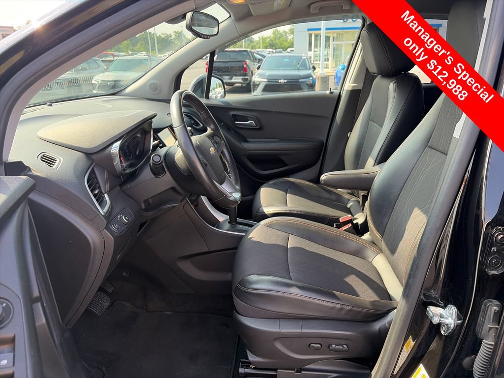 Used 2019 Chevrolet Trax LT w/ LT Convenience Package AWD/4WD image 14