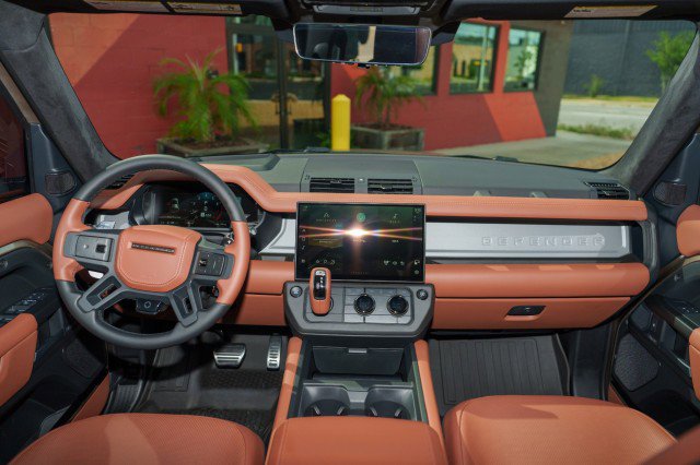 Used 2026 Land Rover Defender 110 OCTA image 13