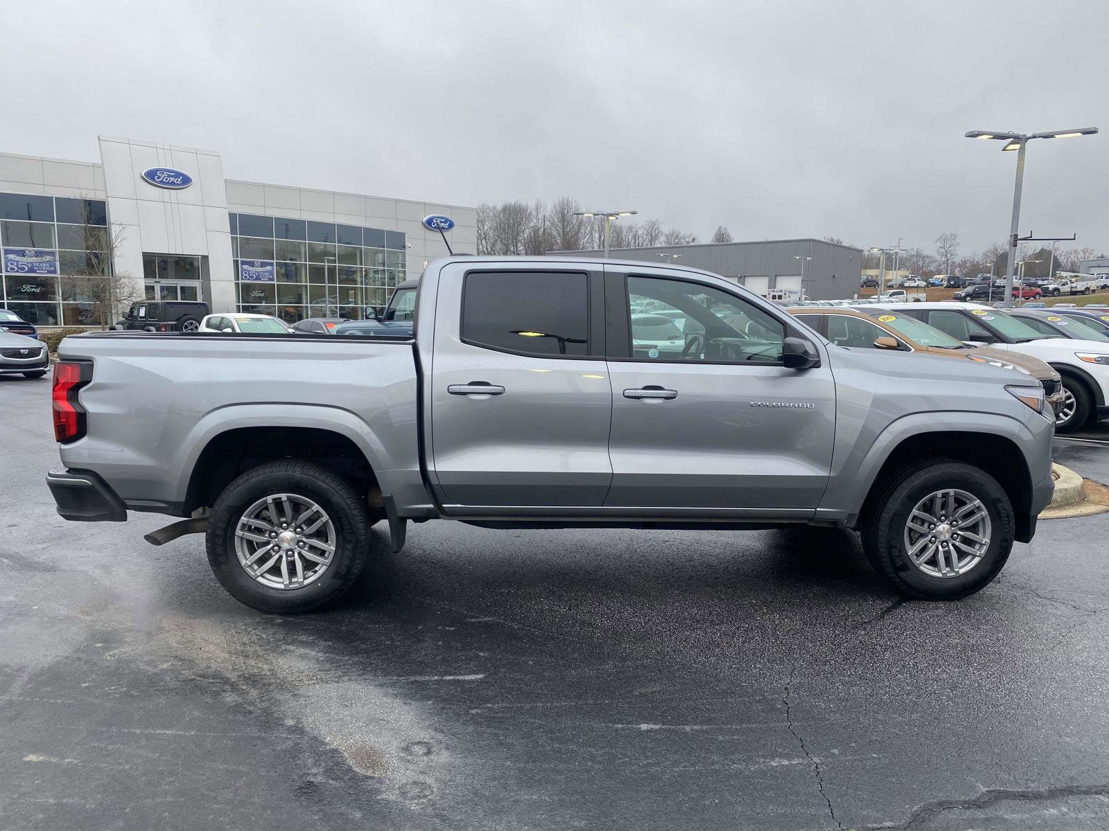 Used 2024 Chevrolet Colorado LT w/ LT Convenience Package II image 8