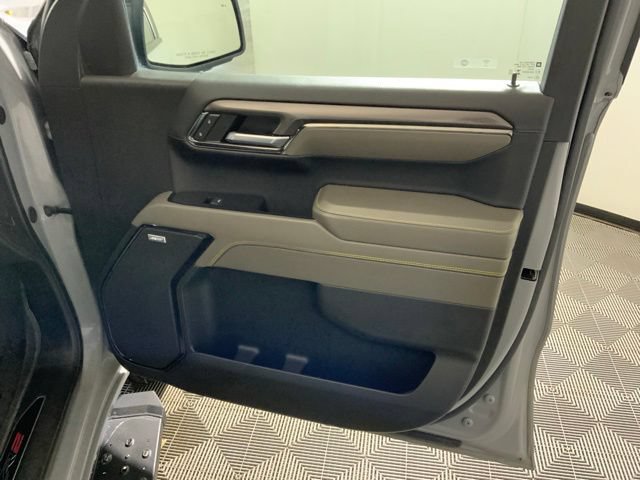 Used 2024 Chevrolet Silverado 1500 ZR2 w/ Technology Package AWD/4WD image 34