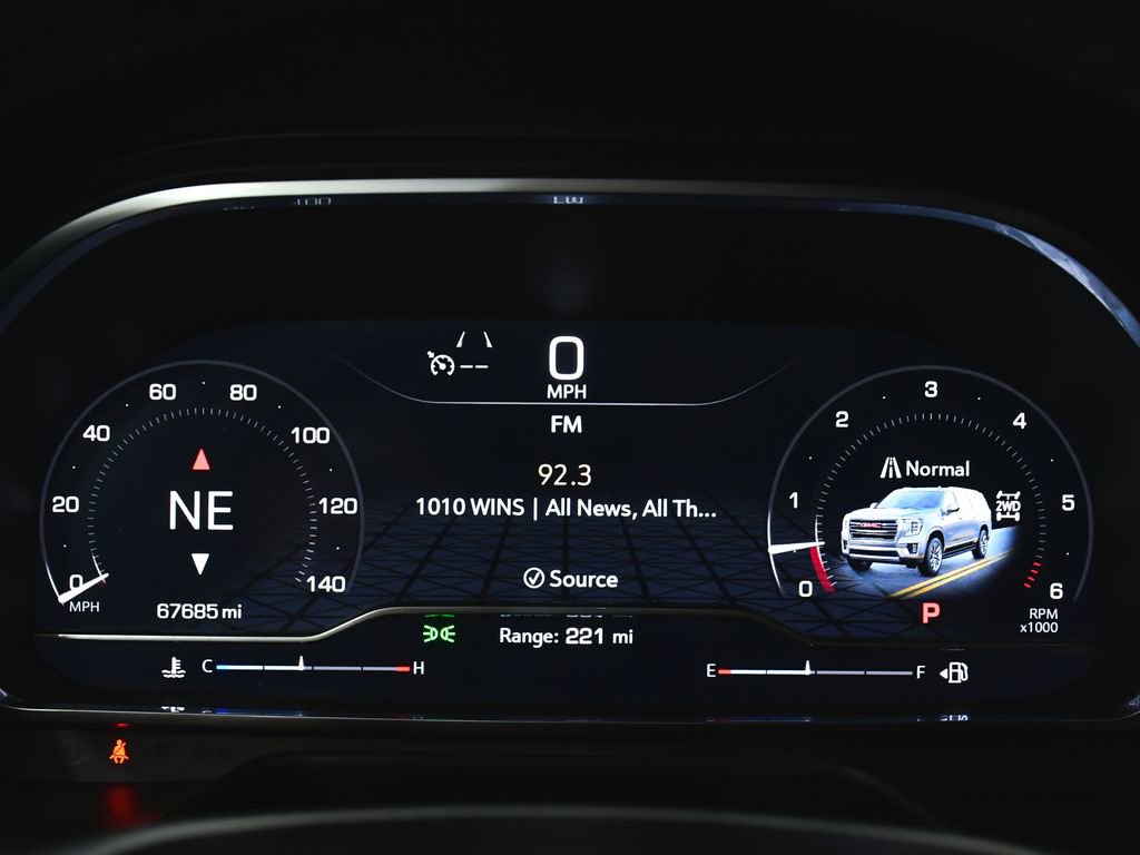 Used 2023 GMC Yukon XL SLT w/ SLT Premium Package image 32