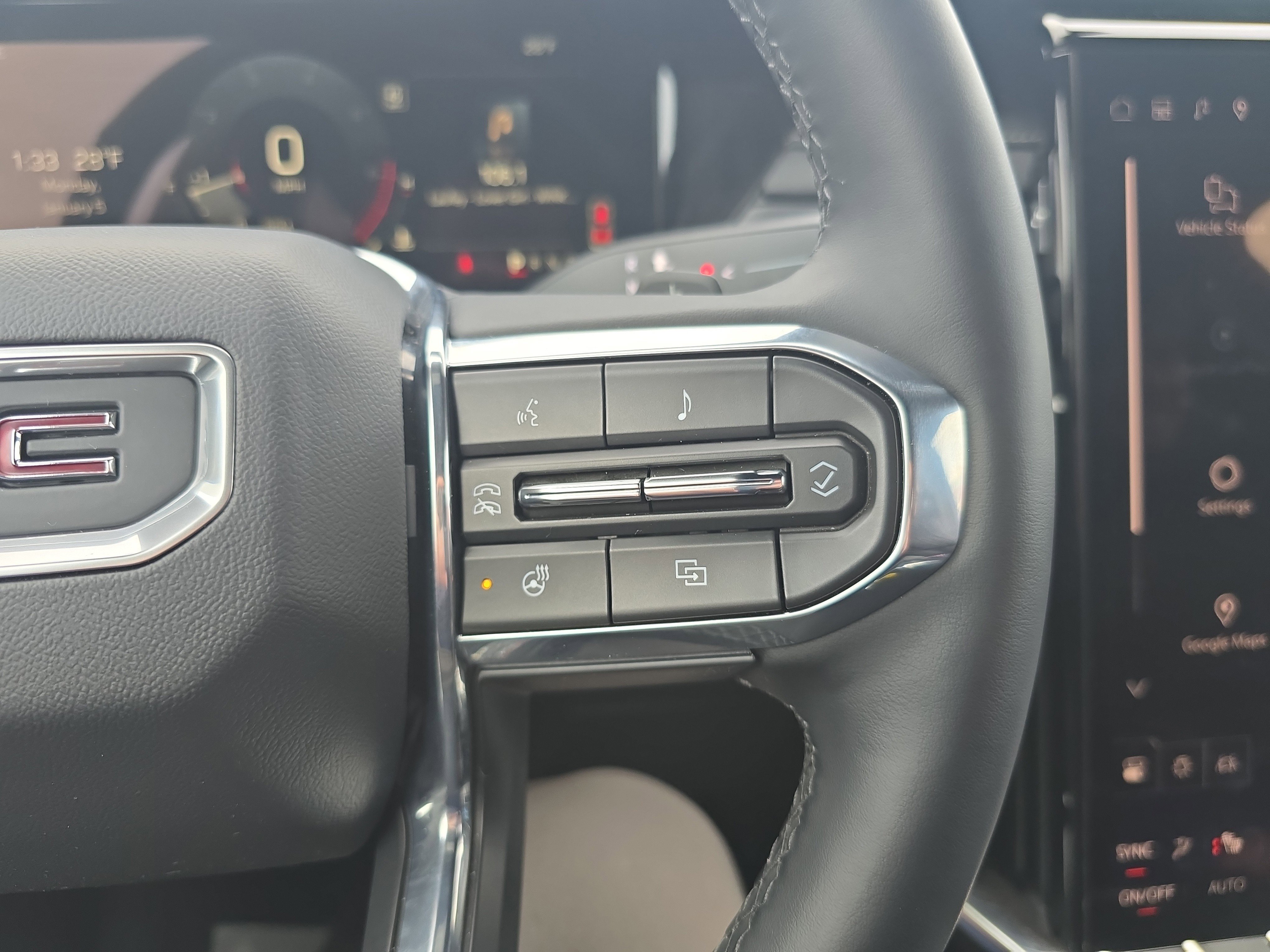 Used 2025 GMC Acadia Elevation w/ Elevation Premium Package image 24