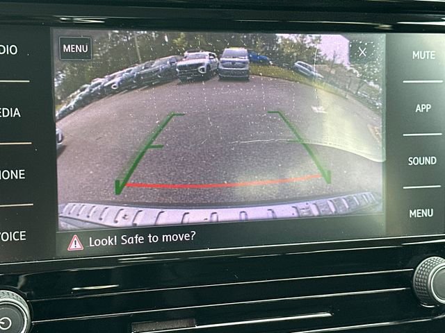 Used 2021 Volkswagen Passat 2.0T SE image 22