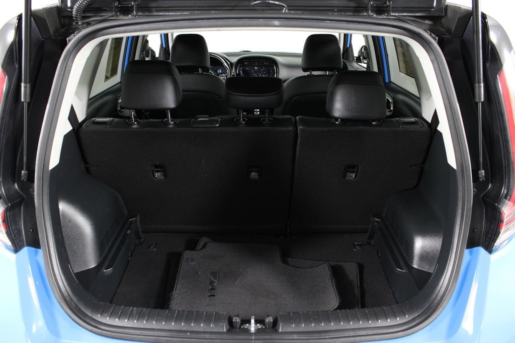 Used 2023 Kia Soul GT-Line FWD image 17