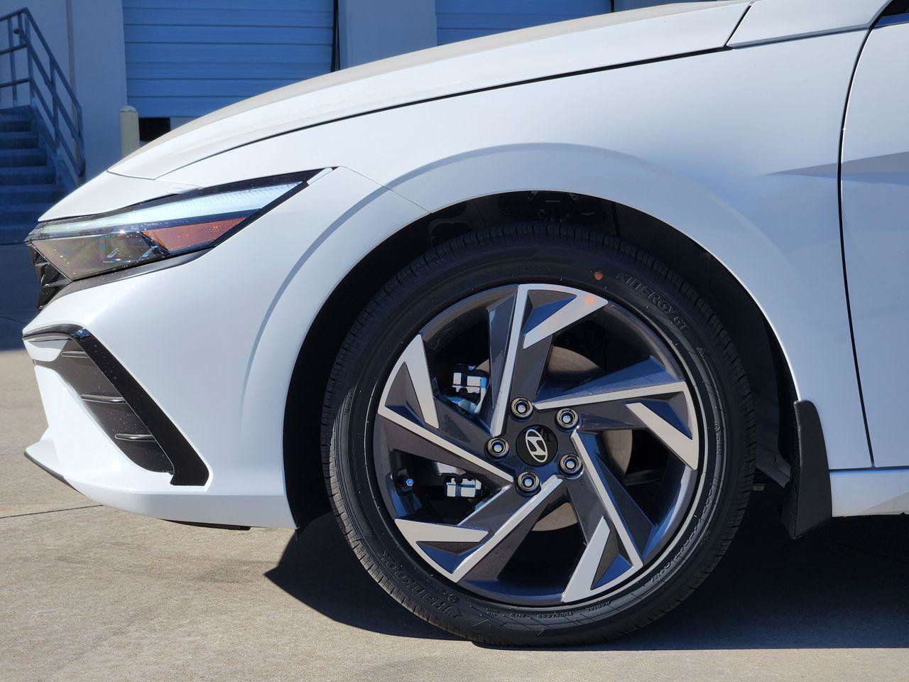 New 2026 Hyundai Elantra Limited FWD image 7