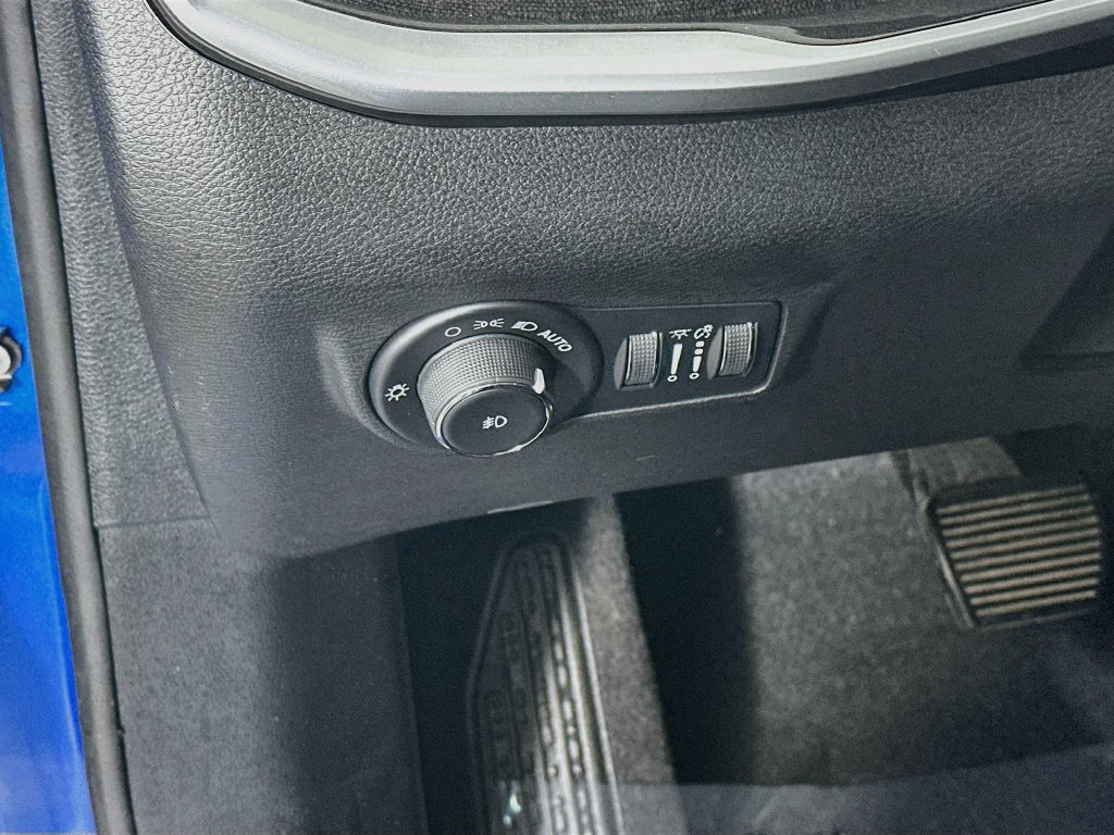 Certified 2023 Jeep Compass 4WD image 17