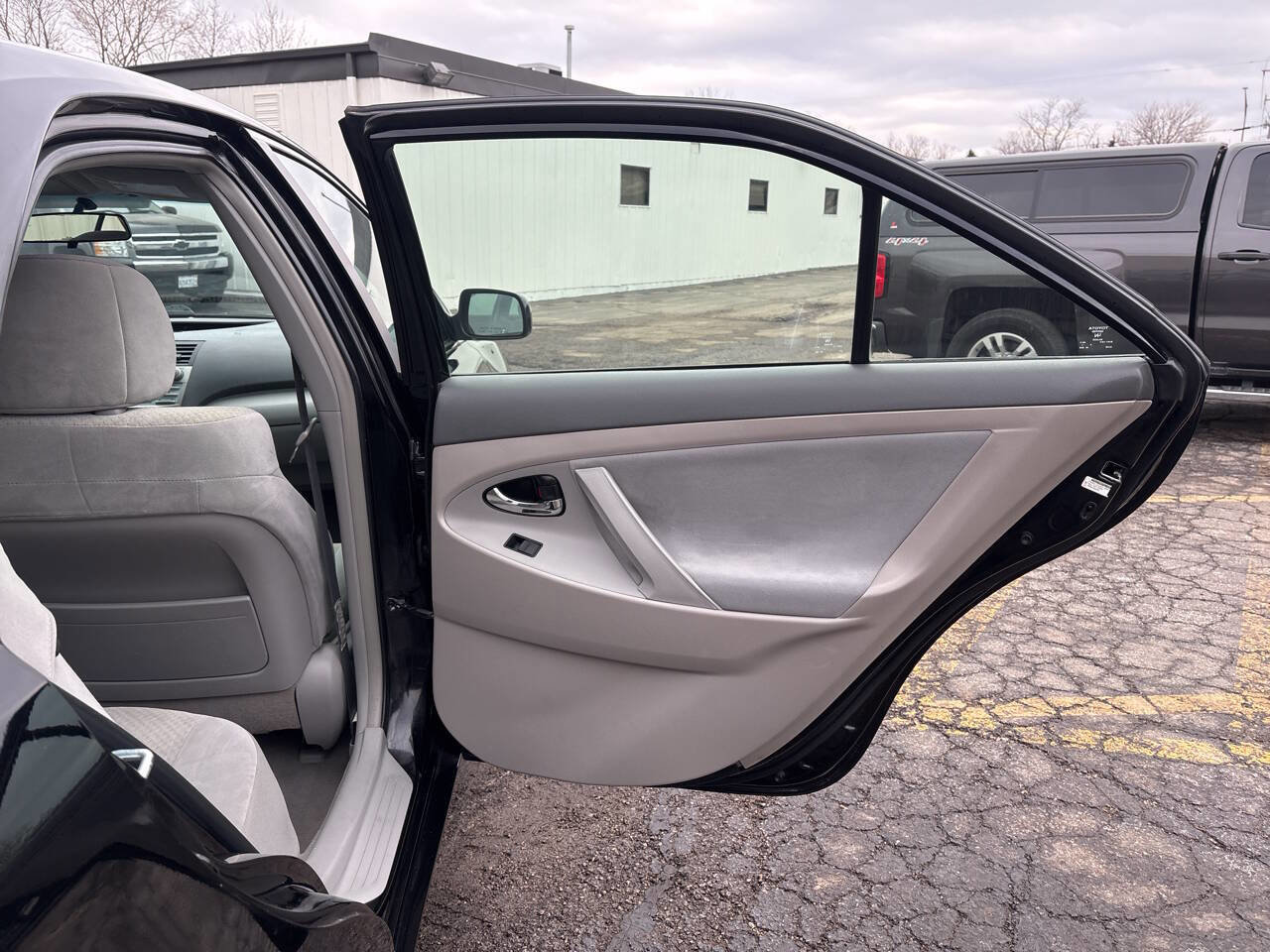 Used 2009 Toyota Camry LE FWD image 23